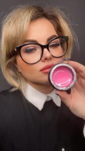 Scopri di più sull'articolo Unghie con gel